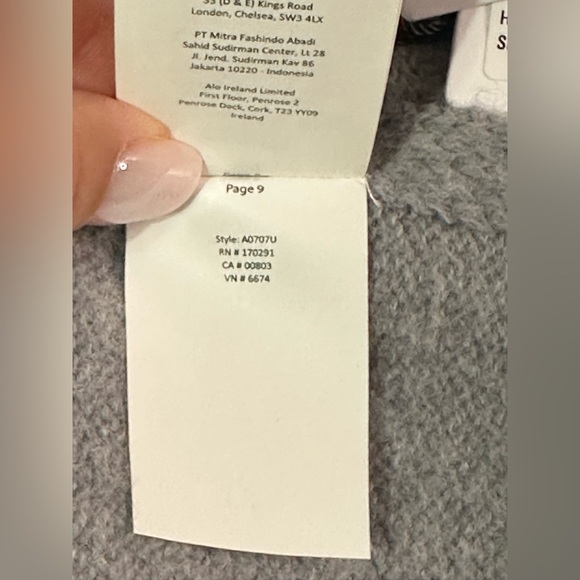 NEW Alo Yoga Oversized Merino Wool Scarf Hazy Heather Grey NWT - Picture 8 of 8